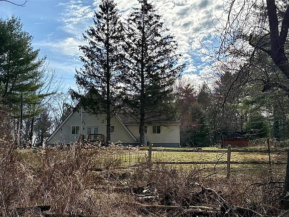 2nd image of 107 Pinewood Road