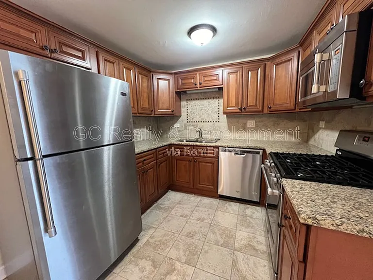 37 Tonset Ct — Photo 7