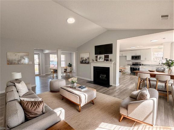 5th image of 211 Misty Ridge Ln