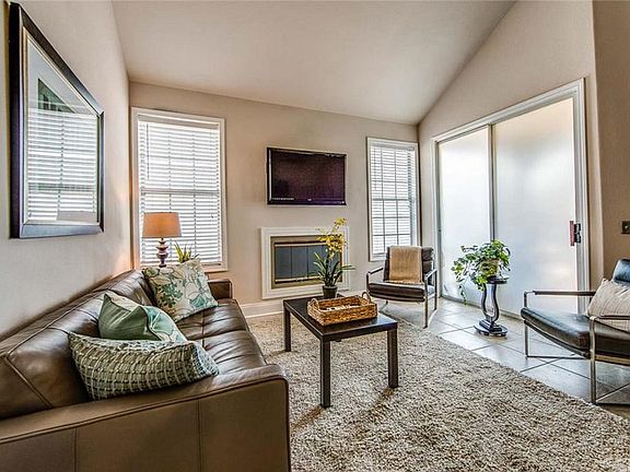 Living Room-02