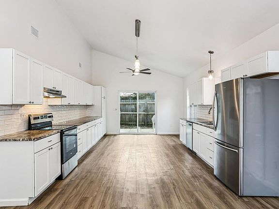 5th image of 100 King St NW