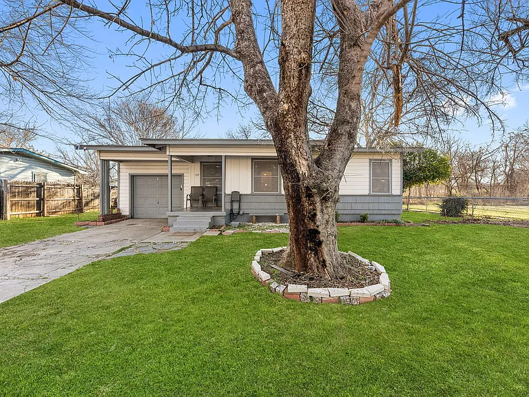 319 Arnold Ave — Photo 40