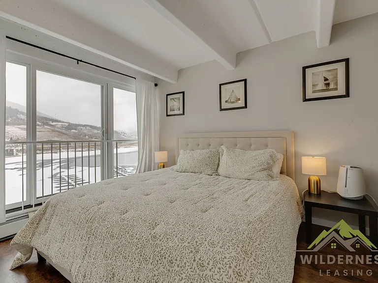 220 E La Bonte St #B — Photo 16