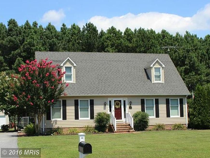 1st image of 2403 Canterbury Dr
