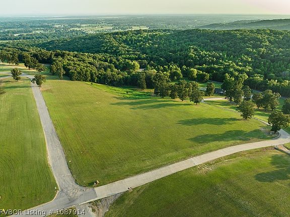 2nd image of Rivermont Cir #2