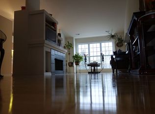 856 Riding Ln, Saint Charles, IL 60174