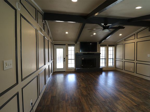 3rd image of 200 Red Oak Creek Dr