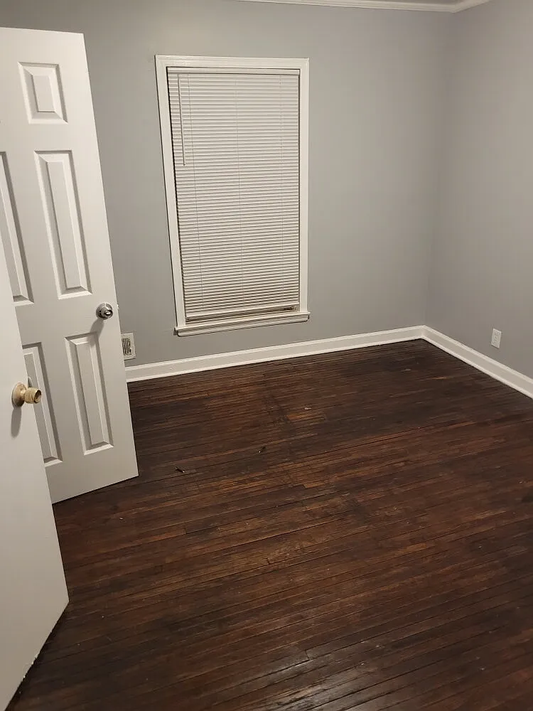 3 bed, 1.5 bath, 1149 sqft, $1,050 — Photo 4