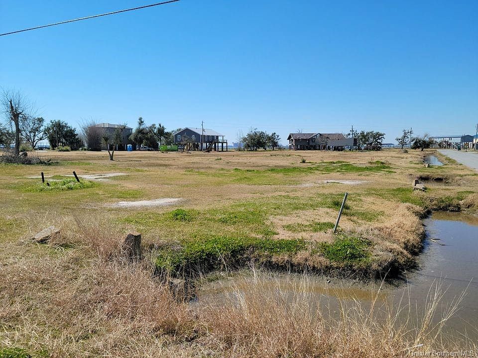 2nd image of 9548 Big Lake Rd