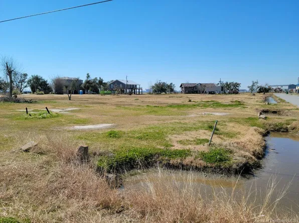9548 Big Lake Rd, Lake Charles, LA 70605