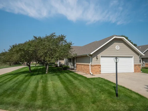 708 2nd St SE APT 101, Orange City, IA 51041