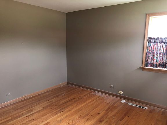 4th image of 10351 Dickens St APT 1W
