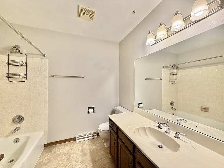 4012 Oldwyck Dr — Photo 5