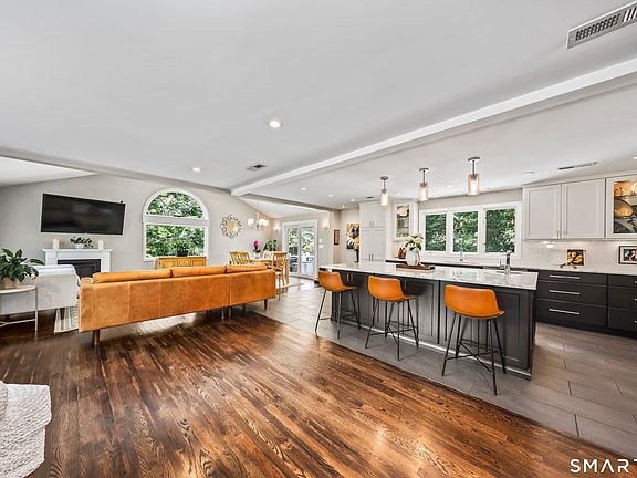 2nd image of 30 Midwood Avenue