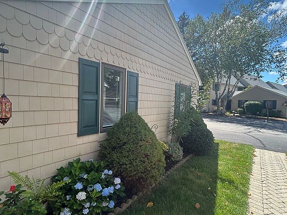3rd image of 6 Towle Farm Rd #6