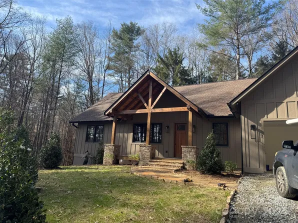 74 Piccadilly Pl, Brevard, NC 28712