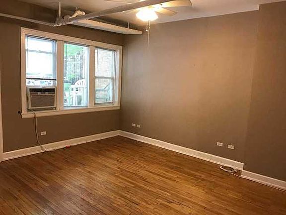 4th image of 1437 W Pratt Blvd APT G