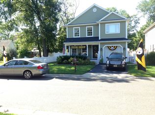 6 Lester Pl, Middletown, NJ 07748