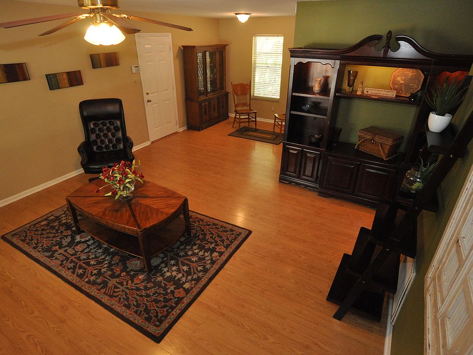 2nd image of 1552 Bur Oak Dr