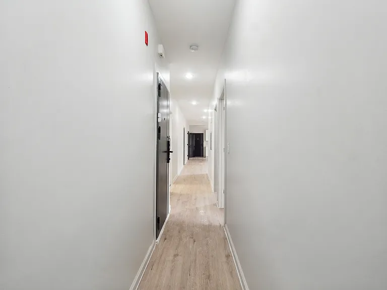 124-128 Putnam St #1 — Photo 7