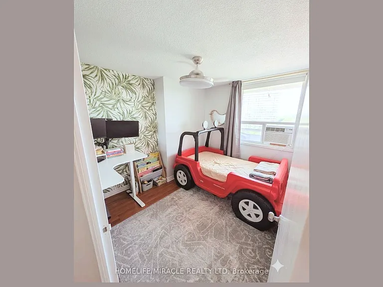 1 Royal Orchard Blvd #906 — Photo 5