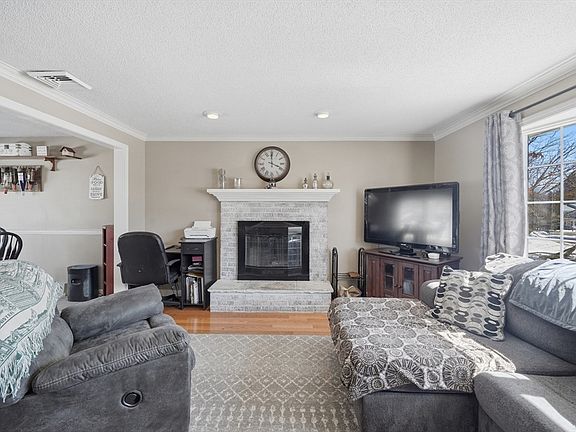 5th image of 138 Elmar Dr
