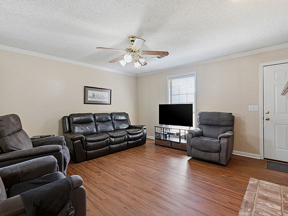 3rd image of 962 E Northfield Blvd