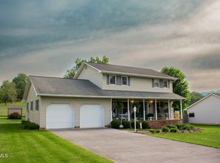 519 Foxgate Dr, Erwin, TN 37650