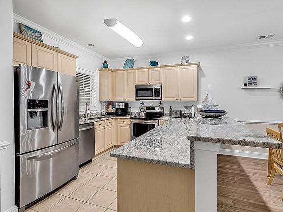 4th image of 4820 Magnolia Lake Dr. #202
