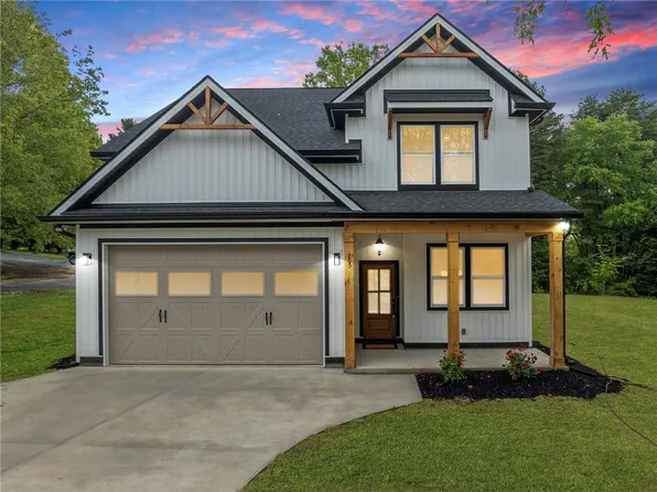 205 Fisherman Ln, Seneca, SC 29672