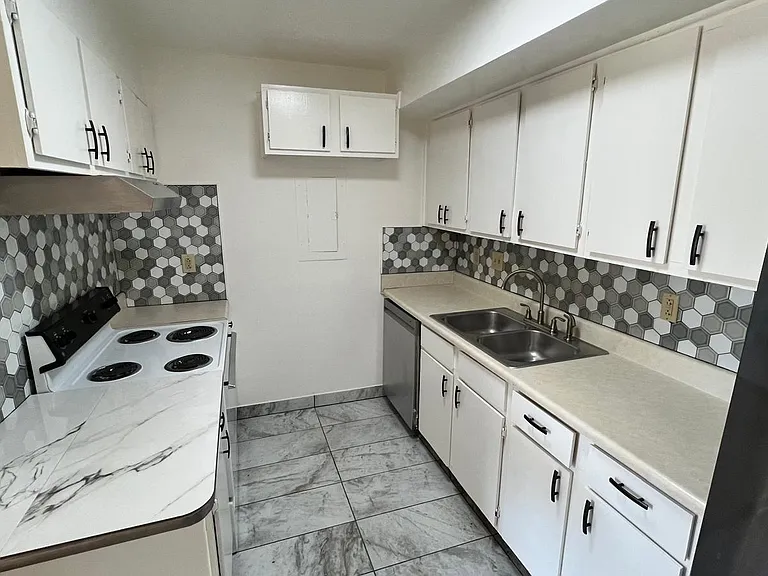 2494 Etiwan Ave #A2 — Photo 10
