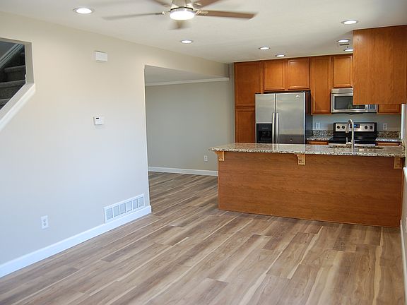 4th image of 12655 Elm St