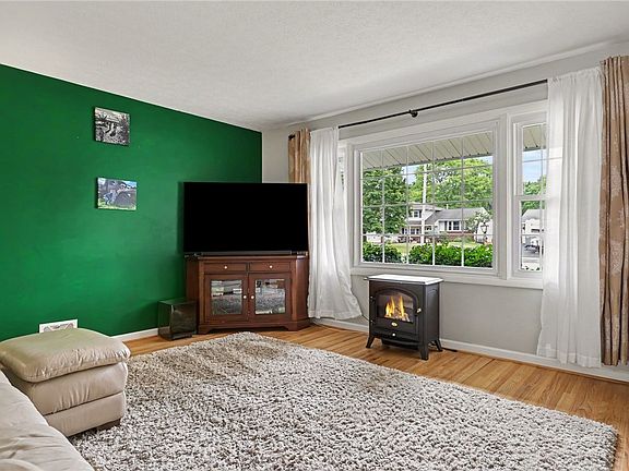4th image of 64 Foster Rd
