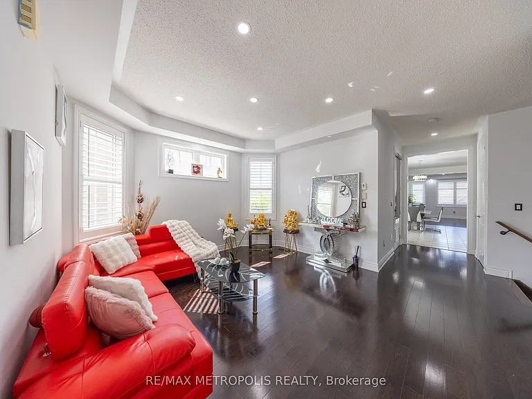 36 Michaelis St — Photo 2