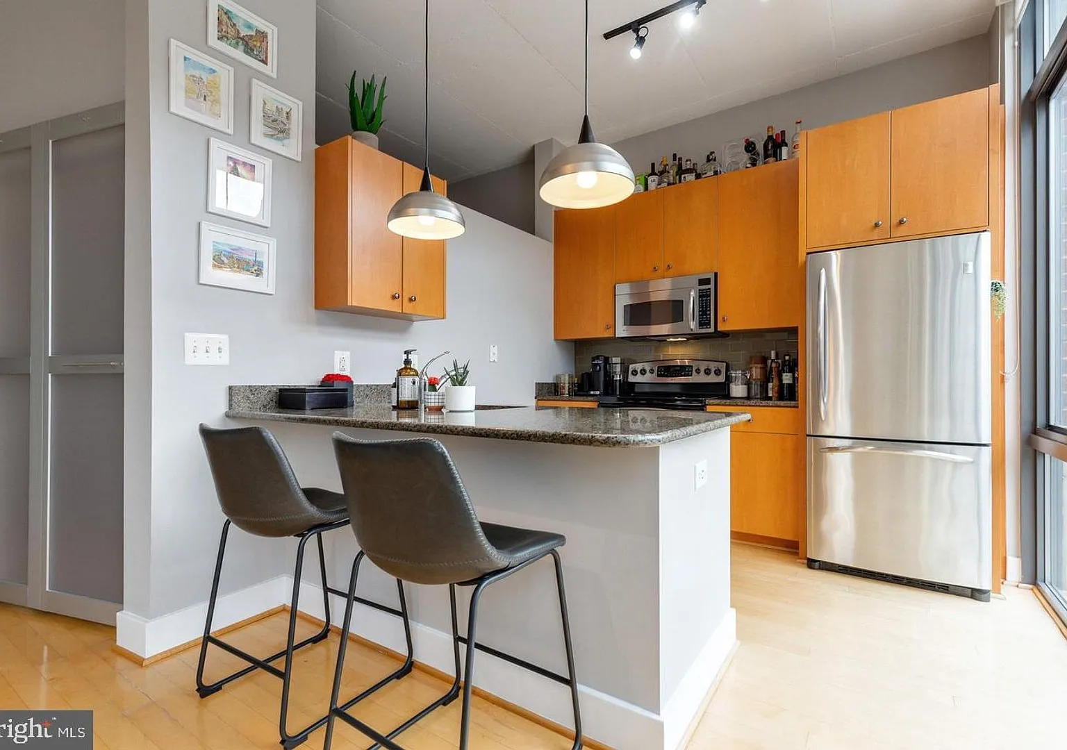 520 John Carlyle St — Photo 4