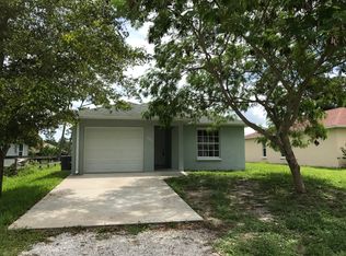 1560 17th Ct SW, Vero Beach, FL 32962