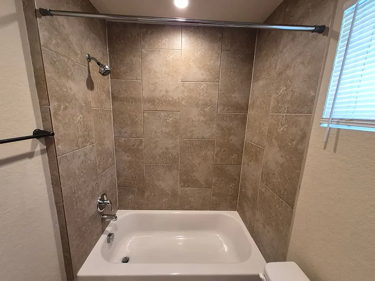 6850 Lakeview Dr #101 — Photo 24