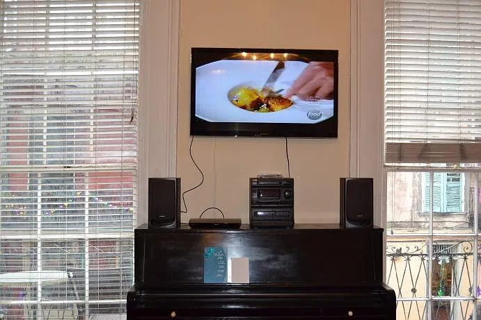 smart TV, piano and stereo system