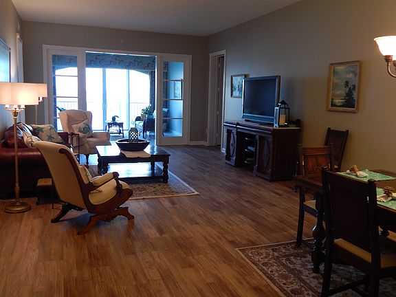 3rd image of 4 Harbour Isle Dr E Unit 301