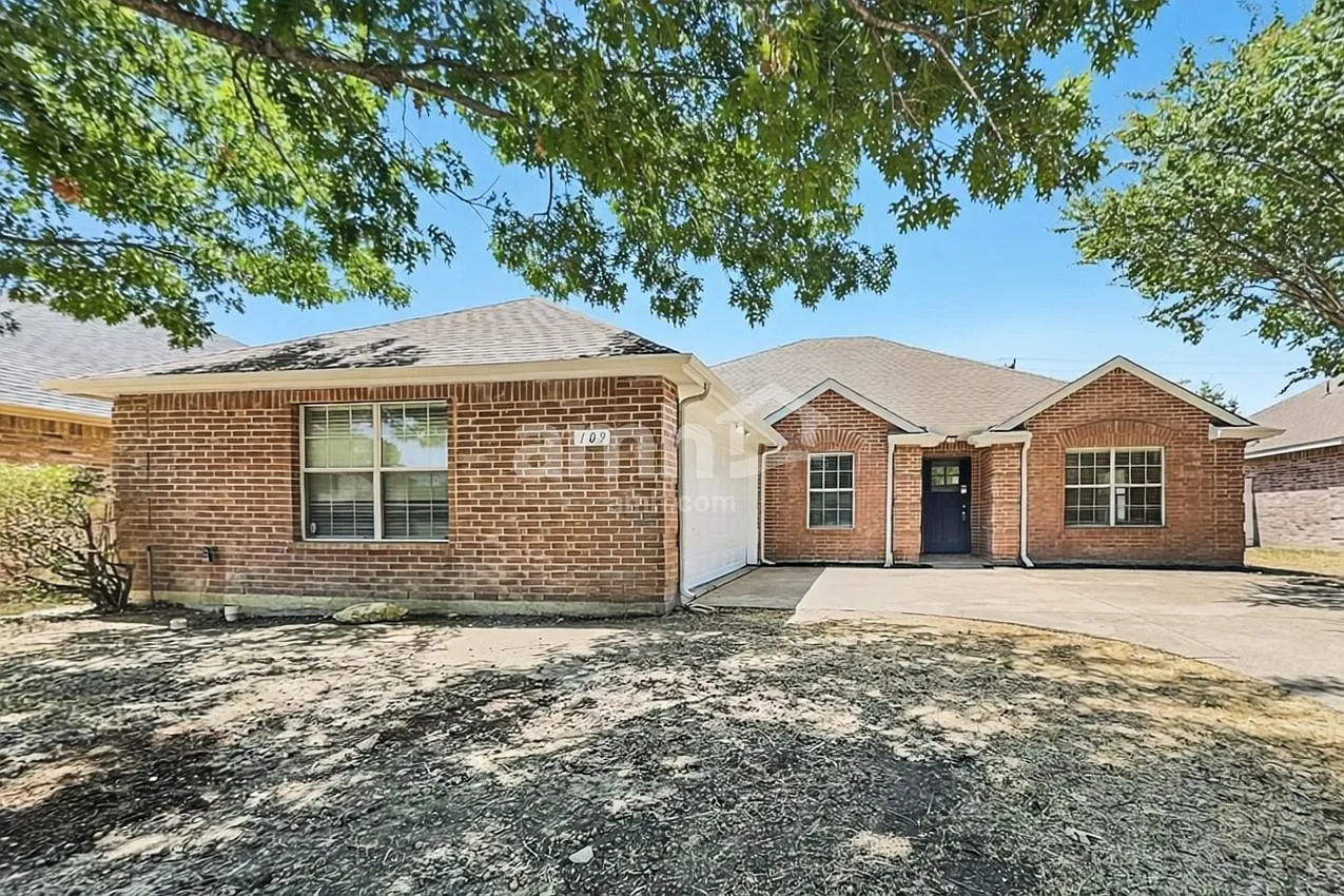 4 bed, 2.0 bath, 2173 sqft, $2,545 — Photo 1