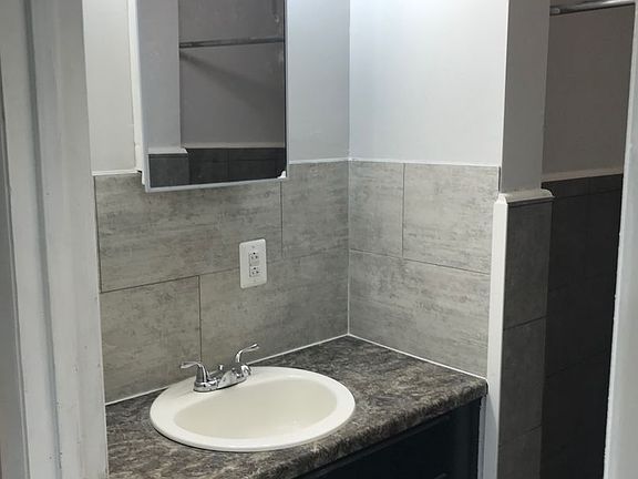 2nd image of 959 Timberlake Dr APT 1
