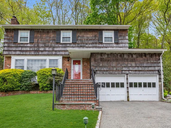 21 Beech Place, Huntington, NY 11743