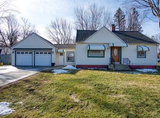 16044 Robbins Rd, Grand Haven, MI 49417