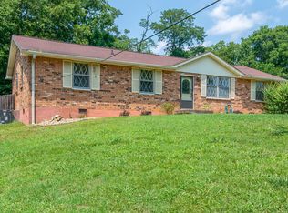 111 Lakeside Park Dr, Hendersonville, TN 37075