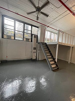 3rd image of 248 McKibbin St