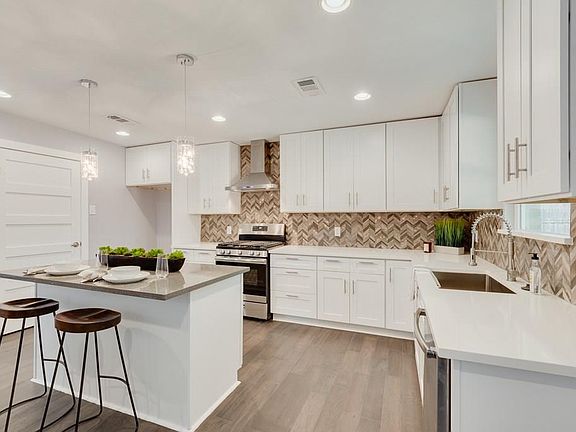 4th image of 6411 Danbury Ln