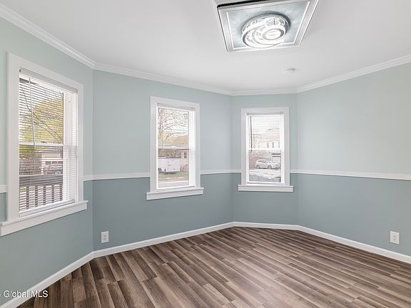 3rd image of 2413 Turner Ave