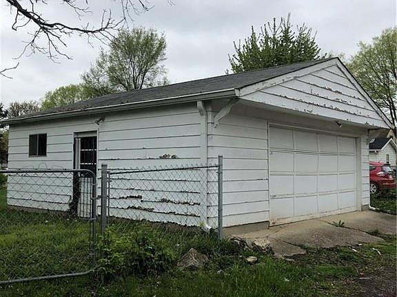 5th image of 4117 Graceland Ave