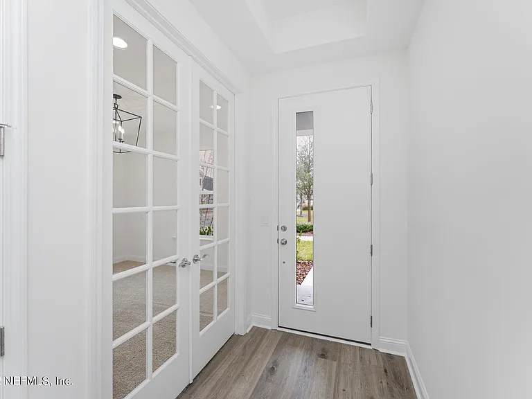 22 Upton Ln — Photo 3