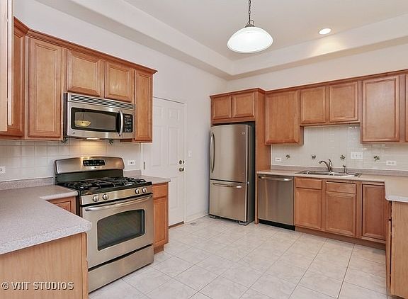 3rd image of 766 N Franklin Ave